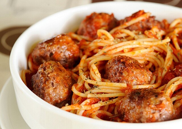 1-44 Спагетти с мясными шариками в томатном соусе
